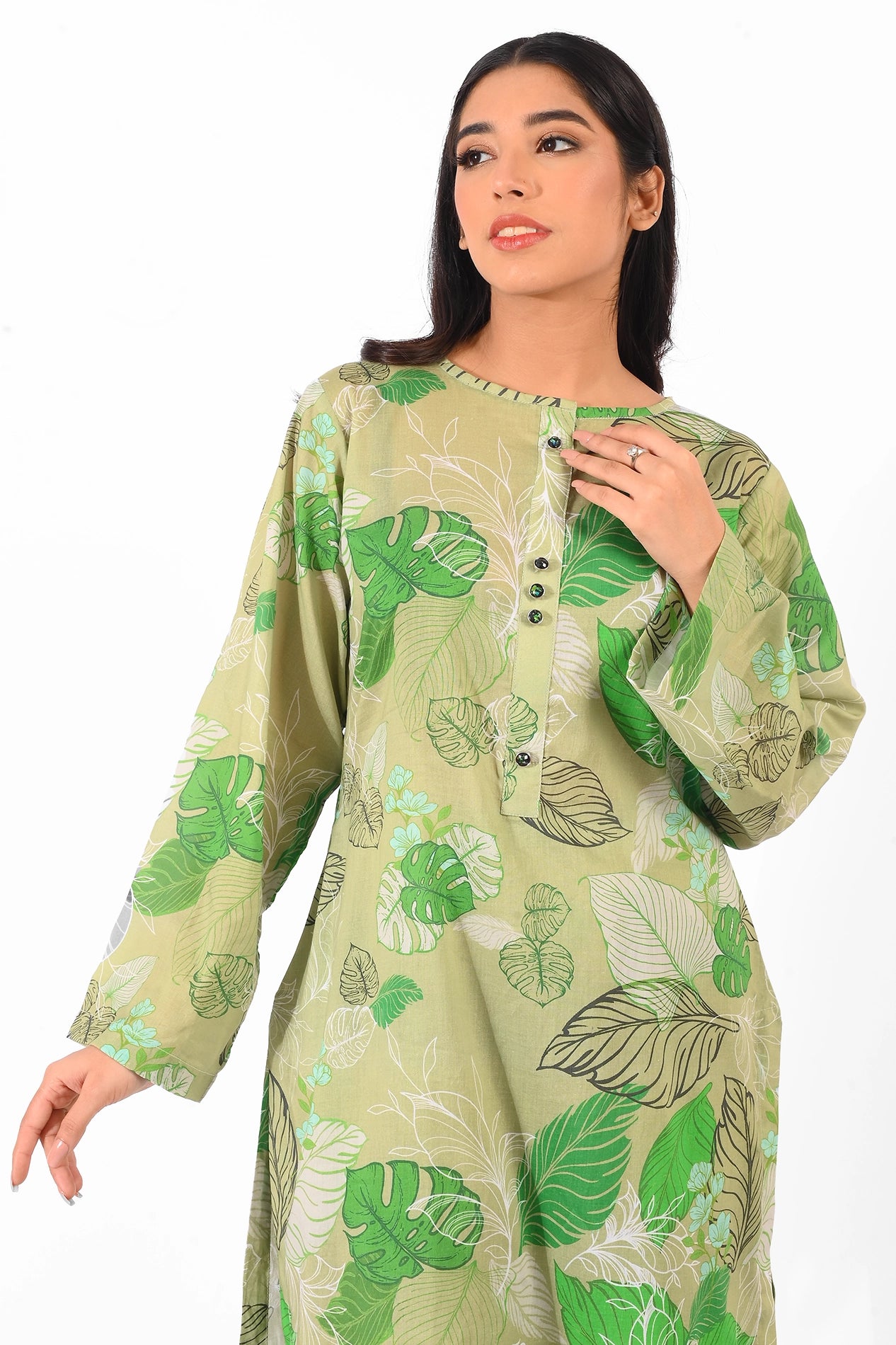 Close-up of the neckline, adorned with button detailing and intricate leafy prints BOLDSTEP BOLDSTEP.PK