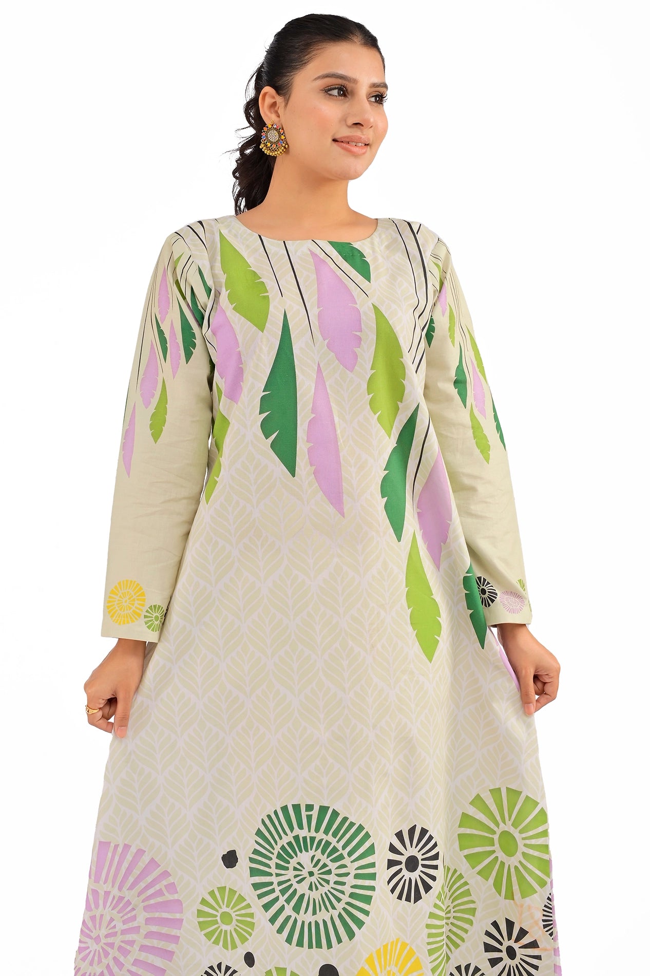Close-up of the round neckline and nature-inspired print, highlighting the intricate details of the dress. BOLDSTEP BOLDSTEP.PK